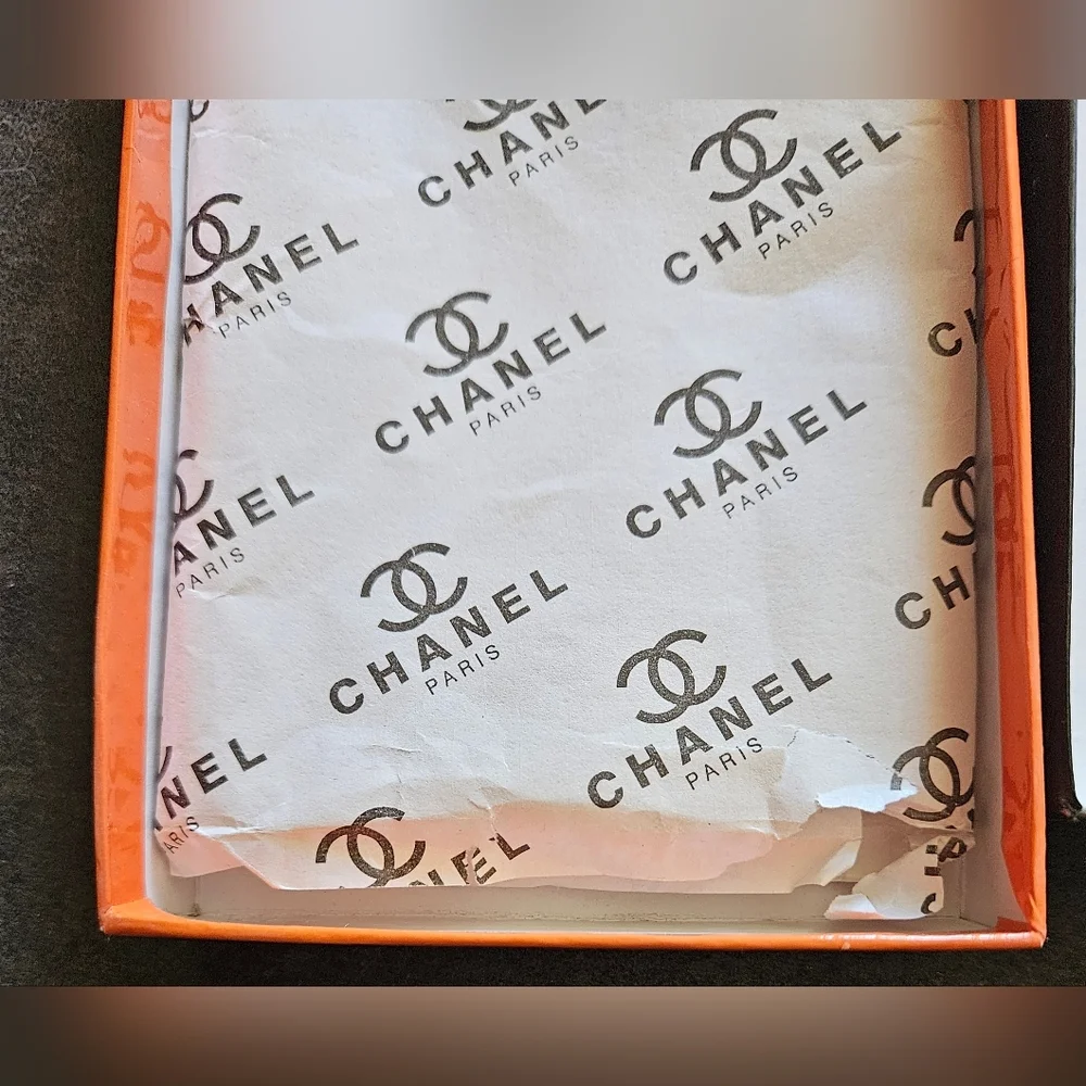 Chanel Paris Gift Box Logo Tissue Paper Wallet Wristlet Clutch Bag Jewelry Case